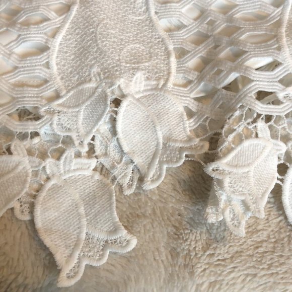 LUNA White Lace Dress, Tulip Design, Lined - Picture 7 of 10